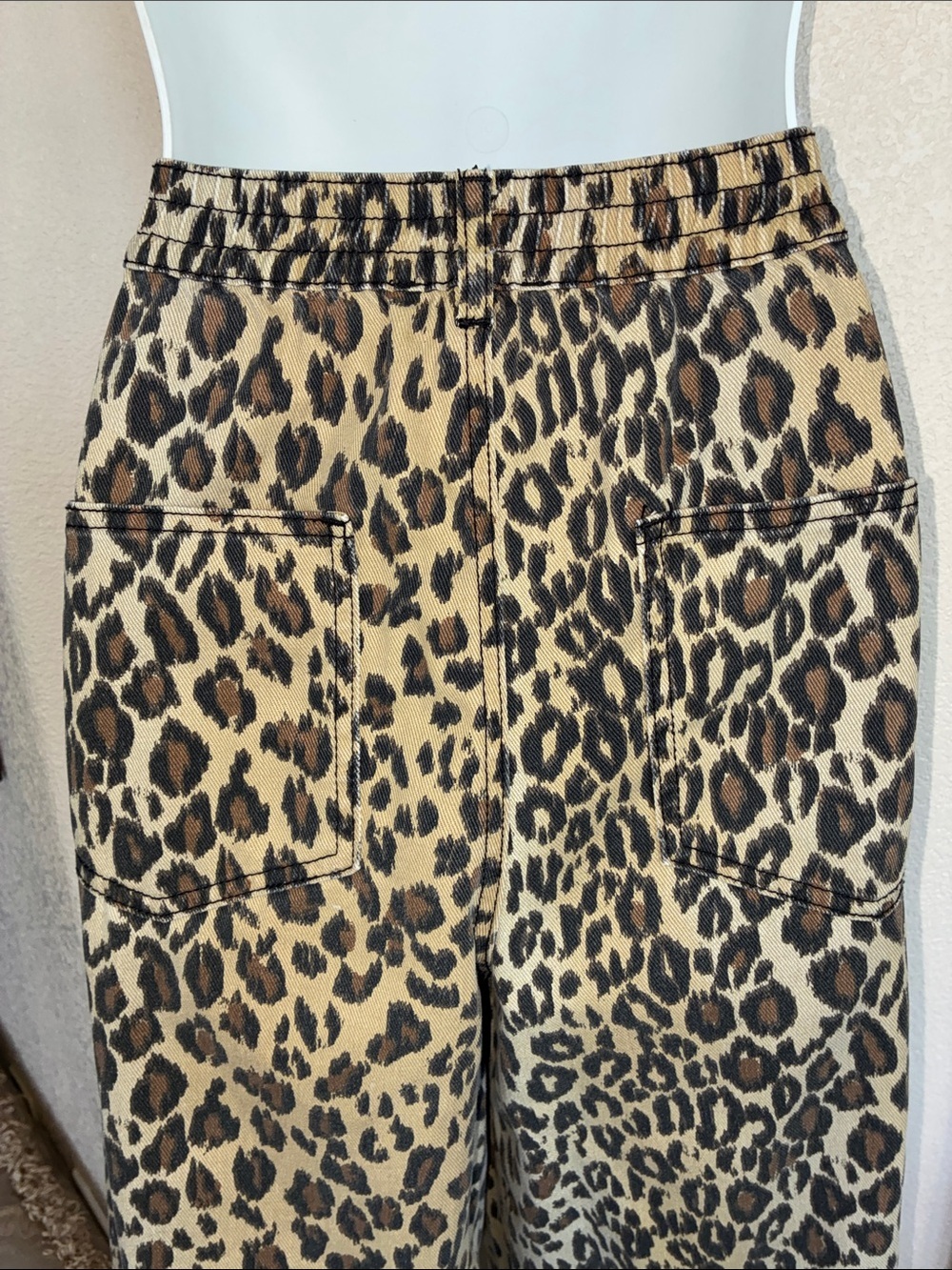 House of Harlow Leopard Jeans women's M tan/black, wide leg Hi-Waist Pleats EUC - Picture 6 of 17